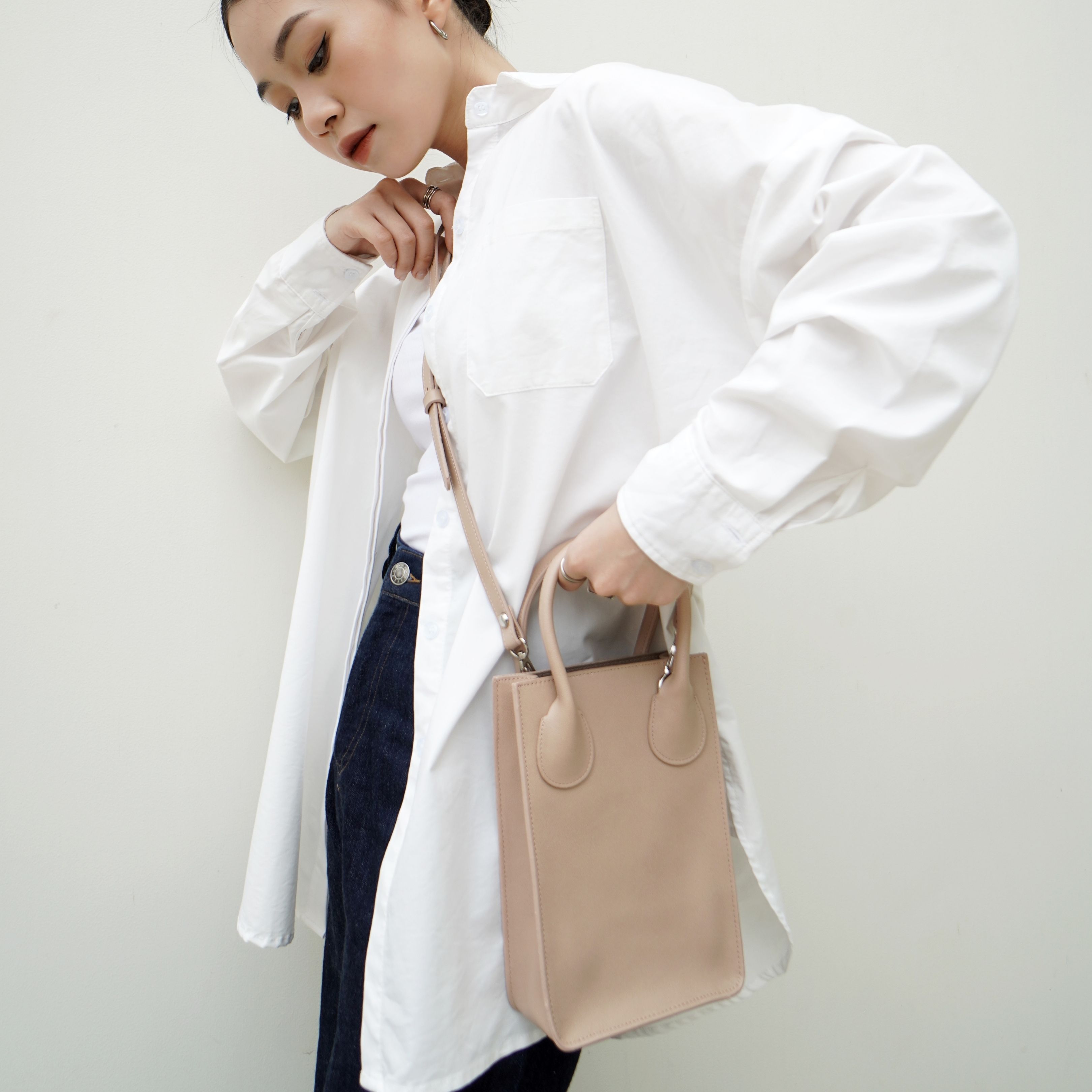 Túi đeo chéo CHIN UP Off Leather