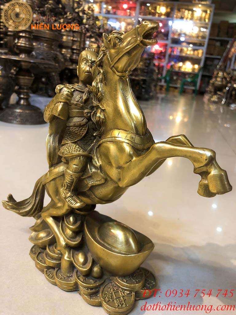 Mã Thượng Phong Hầu Bệ Vàng Bằng Đồng
