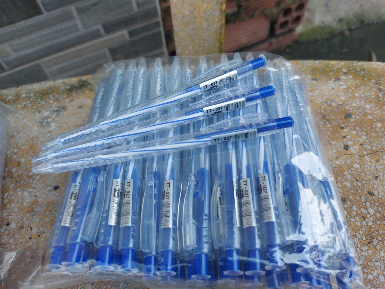 Set 10 bút bi tt-027 mực xanh