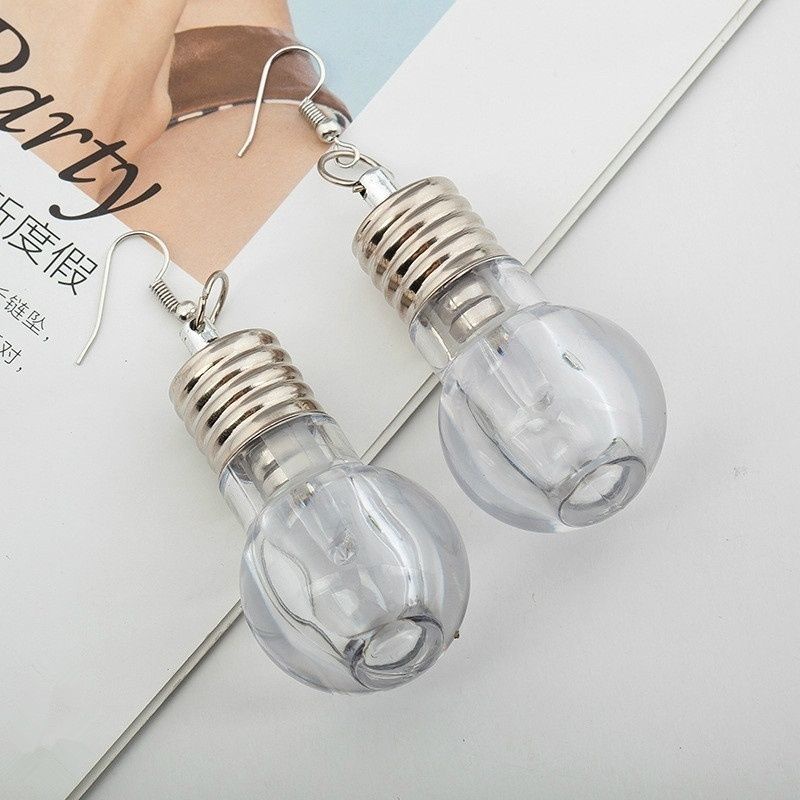 Bông tai đèn led chớp nháy hot trend.