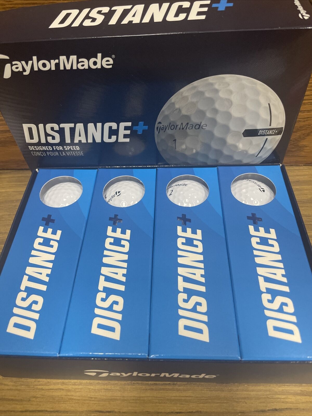 Banh TaylorMade Distance+