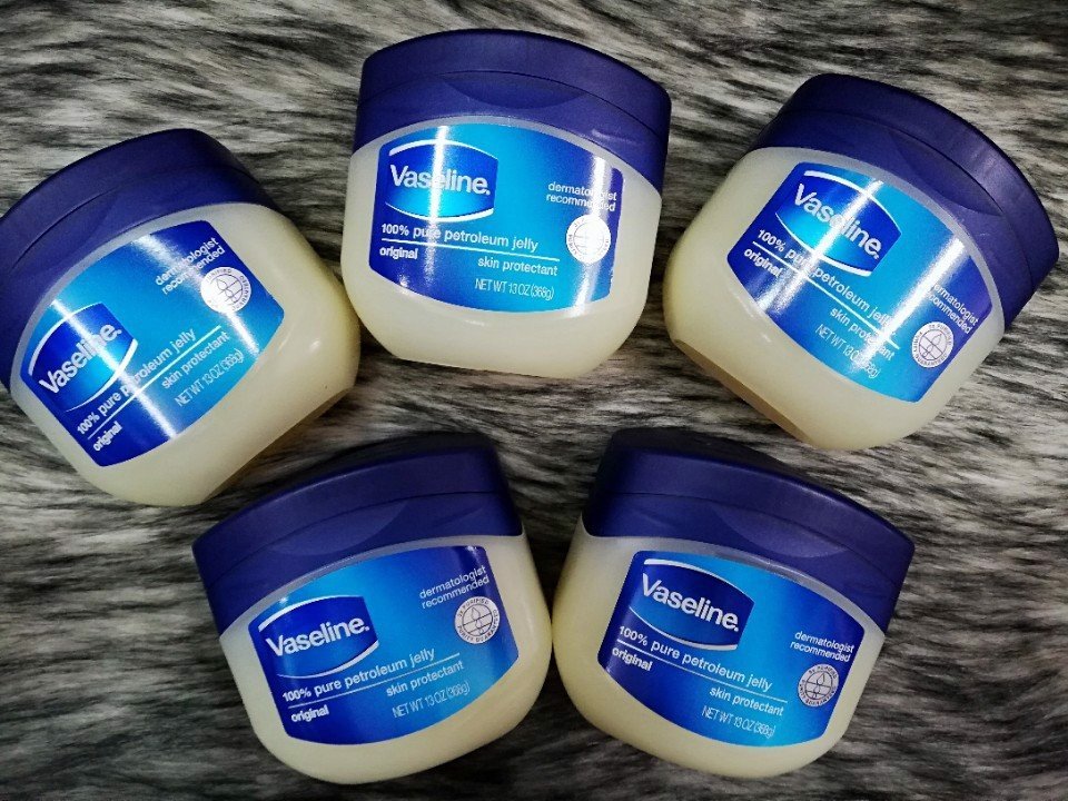 Sáp dưỡng ẩm Vaseline 49g