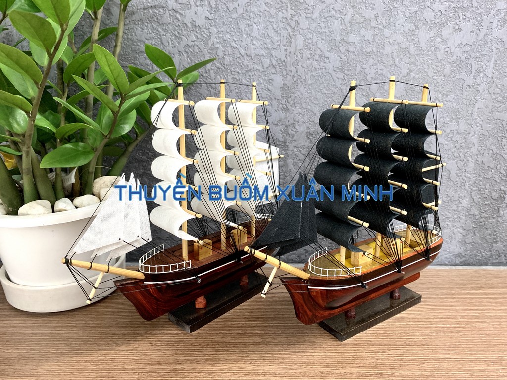 [HCM]COMBO 2 Chiếc Mô Hình Thuyền Buồm Gỗ Phong Thuỷ (Buồm Trắng & Buồm Đen) | Size Nhỏ 20cm