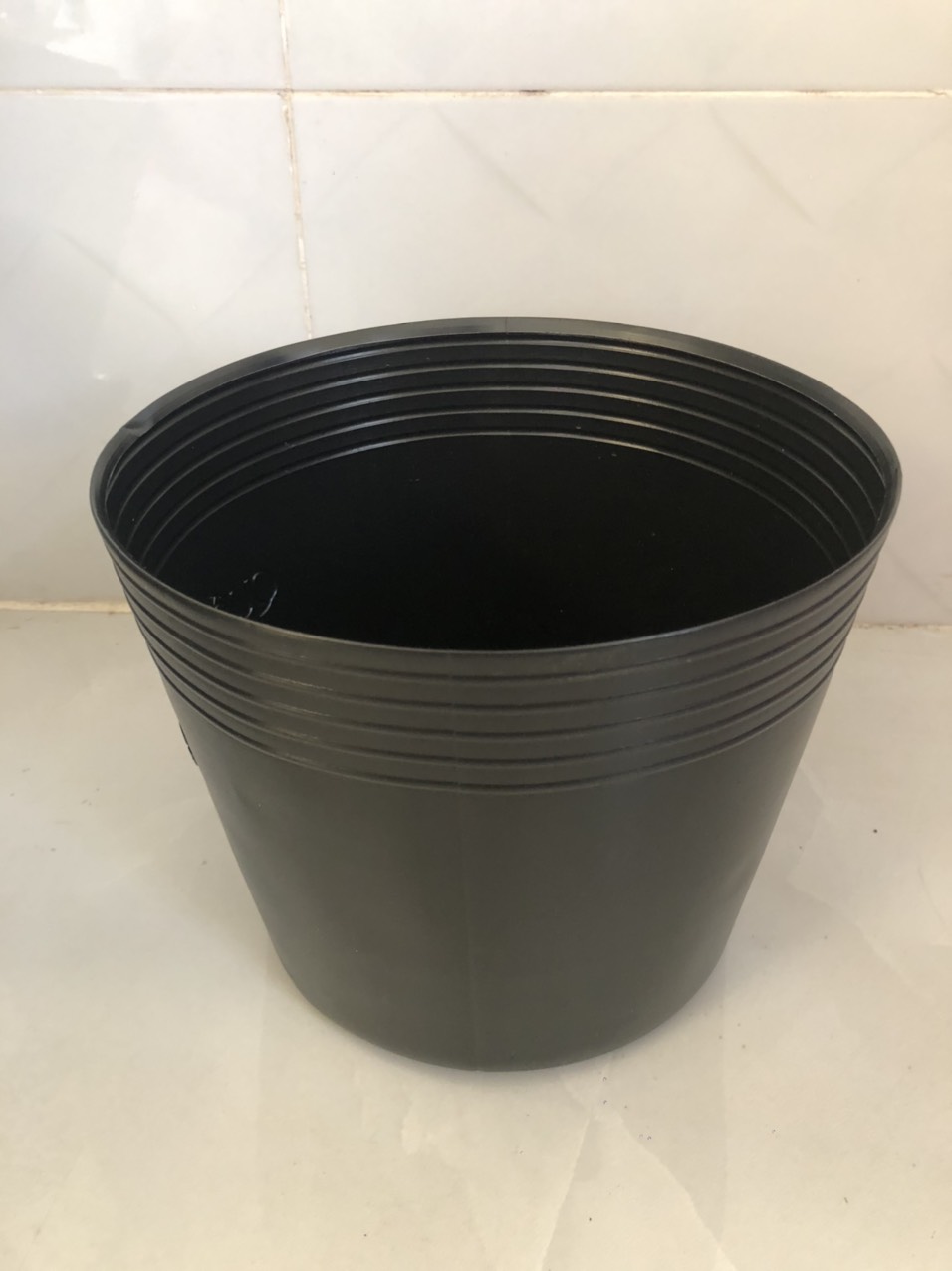 Chậu bít lổ trồng sen 20 cái C12 đen