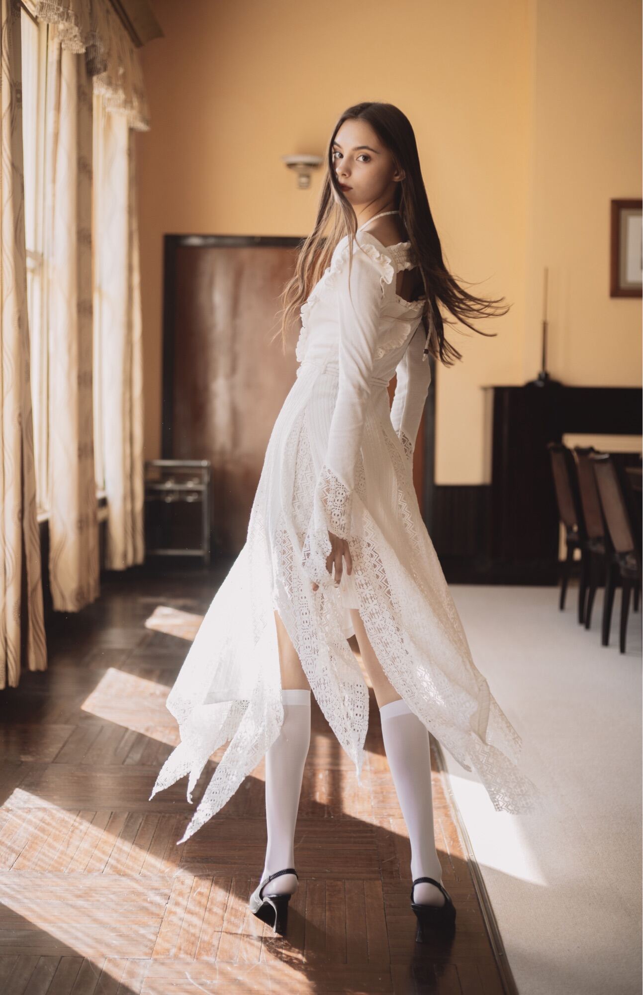 [Nhập LazXuHuong05 - giảm 70k cho đơn 499k] Florence Đầm ren Knitted Lace Dress
