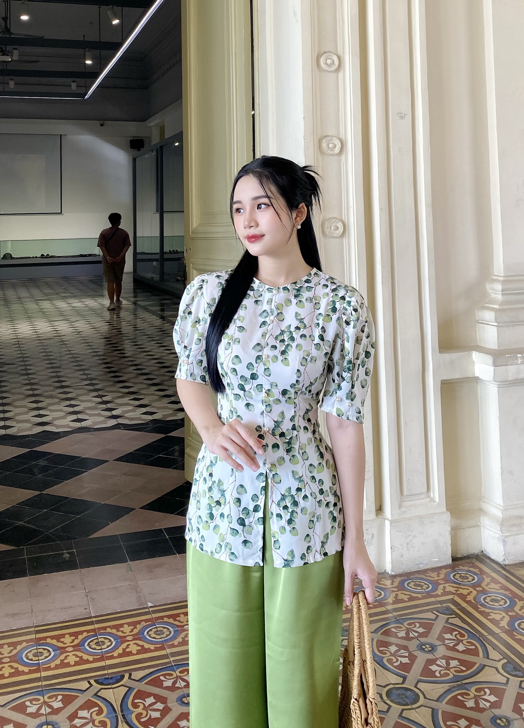 Bộ bà ba lụa hoa mát mịn cổ tròn bay búp L2