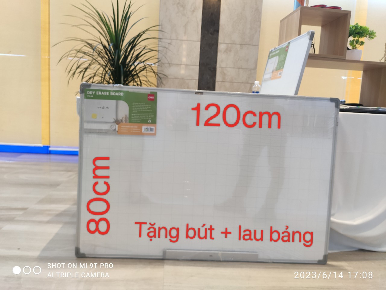Bảng từ trắng viết bút lông chính hãng deli kích thước 80x120cm tặng kèm bút, lau bảng