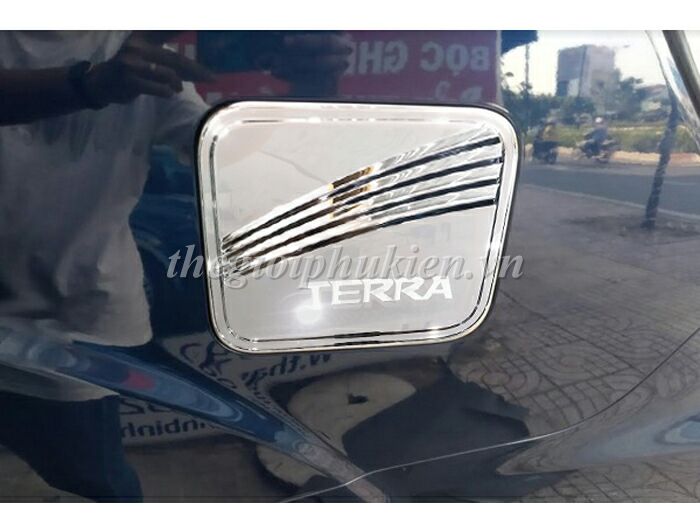 Ốp nắp bình xăng Nissan Terra mạ Crom