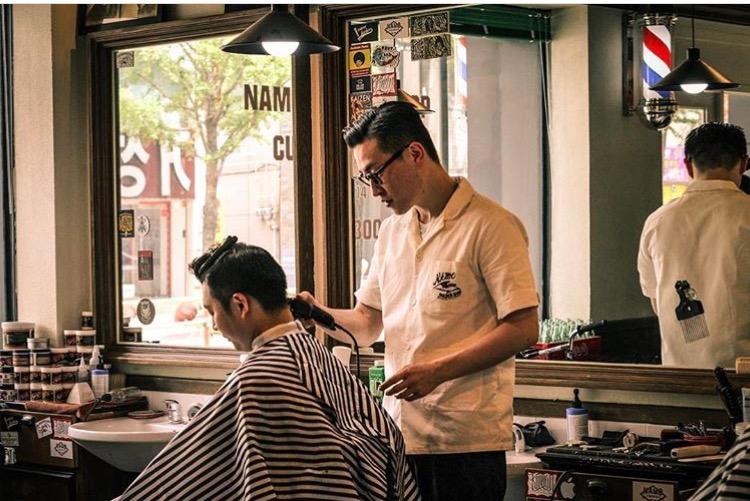 Áo Choàng Cắt Tóc Barber Sọc Đen Trắng