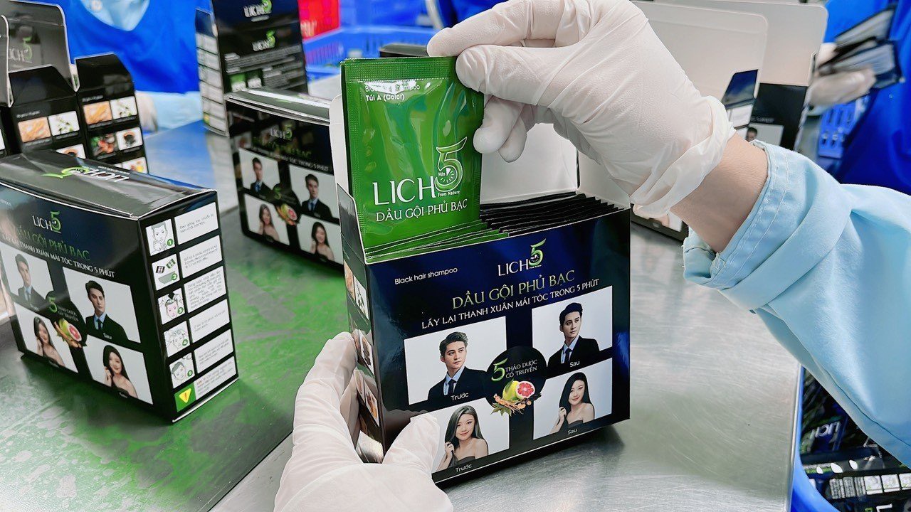 [HCM]COMBO 6 GÓI LICH5 GỘI NHUỘM ĐEN TÓC (COMBO DÙNG THỬ 3 LẦN)