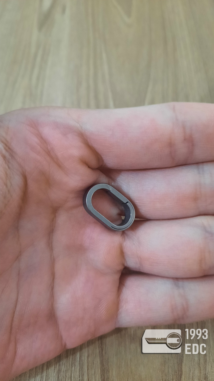 Ring móc khóa titan hình ovan (1 cái)