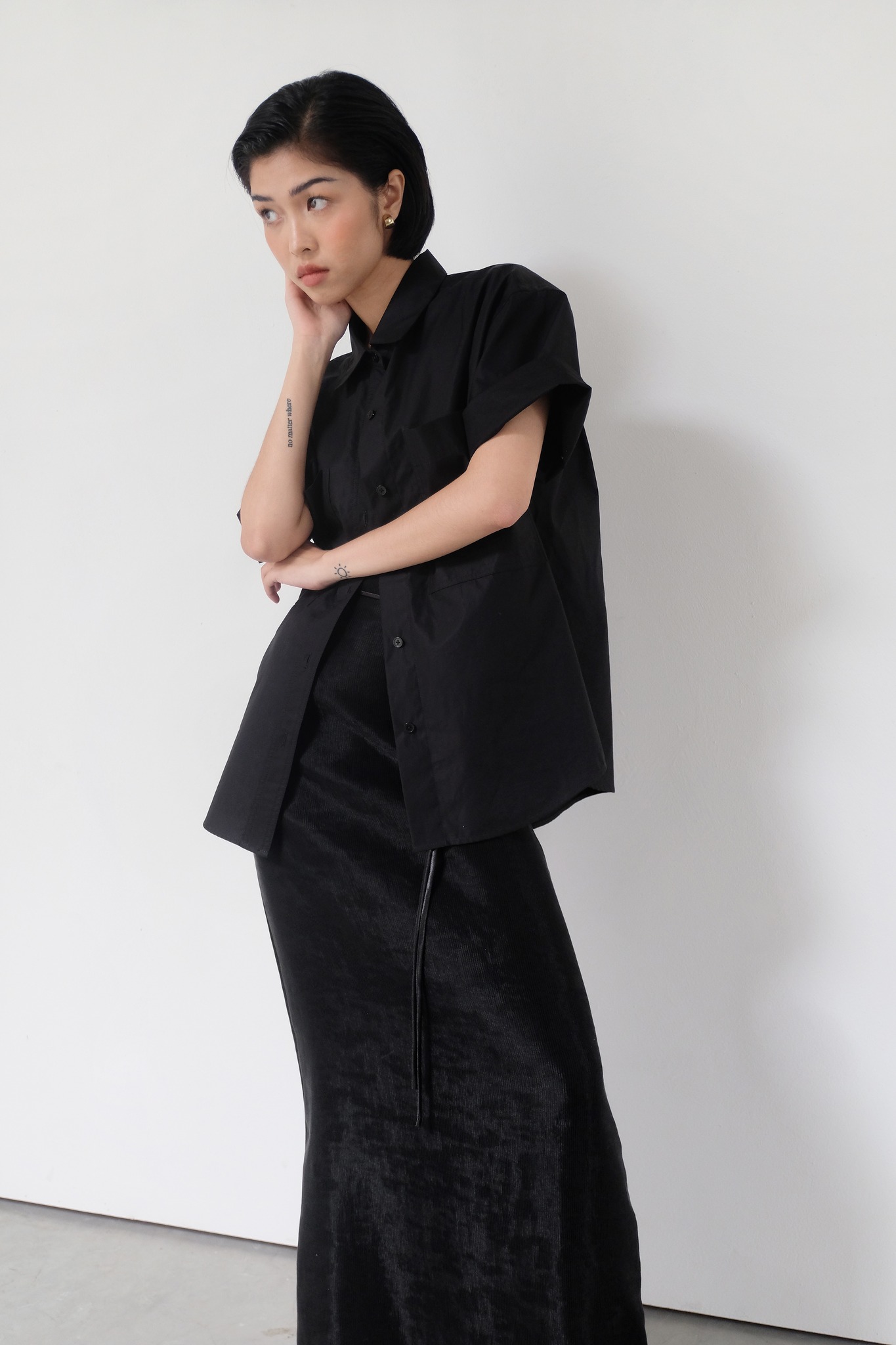 /ou'ba:d/ - ÁO SƠMI ĐEN tay ngắn, form oversize basic nam nữ S/M