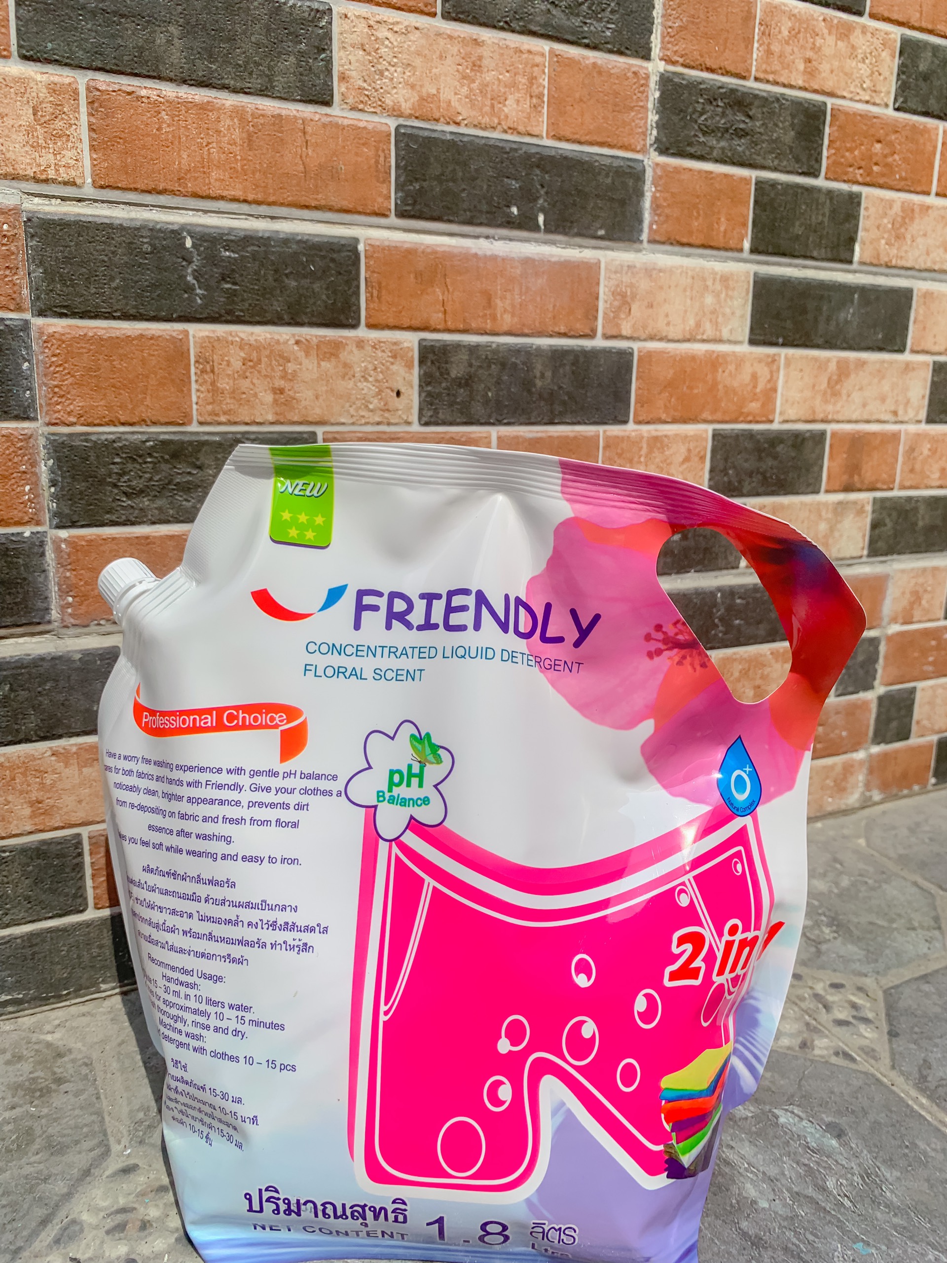 Nước Giặt Xã Frendly 1.8 Lít Thái Lan