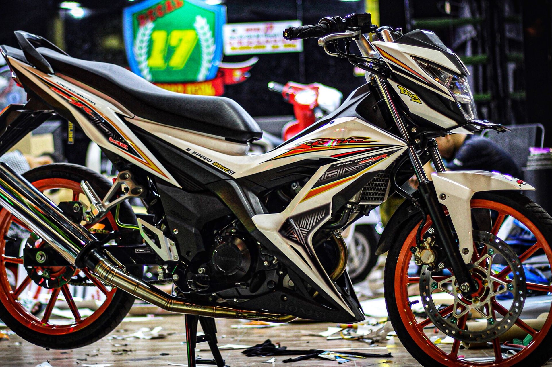 Tem Rời Honda Sonic 150 Trắng Phối Tem Chuẩn - Tặng Kèm Logo