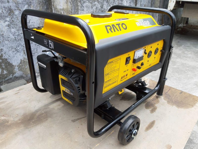 Máy Phát Điện Chạy Xăng 2.5KVA Rato R3200W