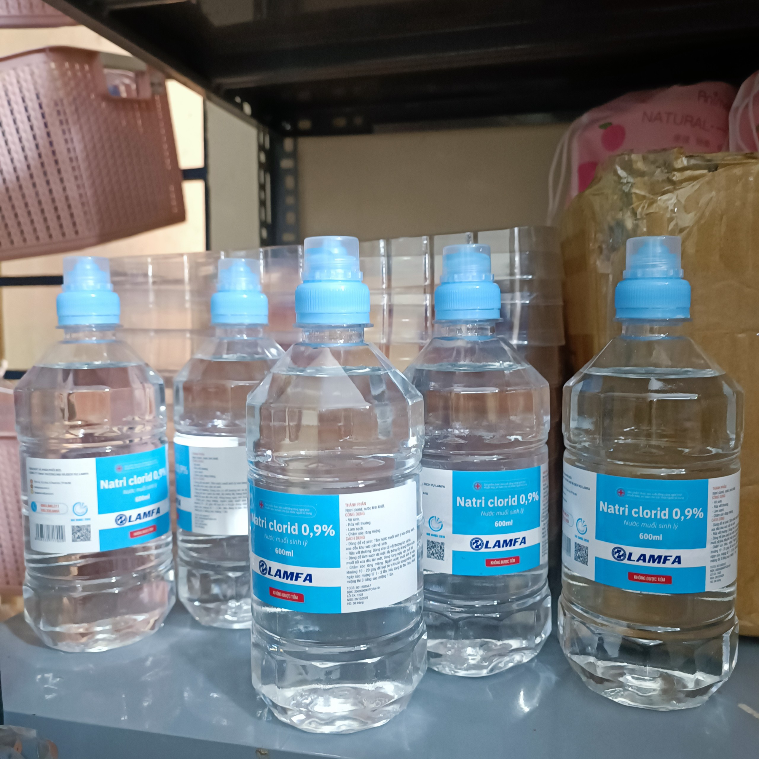 Nước Muối Sinh Lý Natri clorid 0.9% Vệ Sinh Da