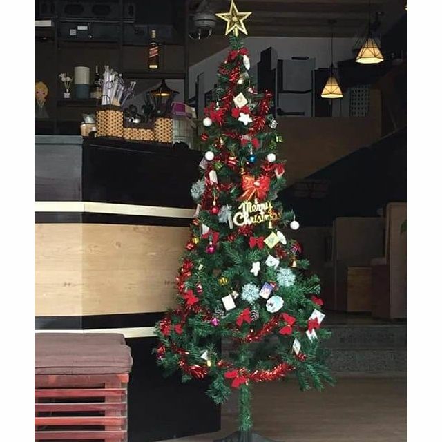 Cây thông Noel 1.5m kèm phụ kiện