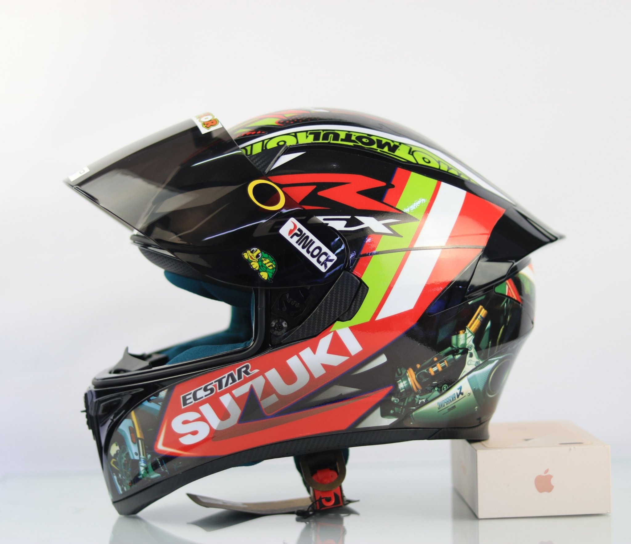 Nón Fullface ROYAL M138B 1 Kính Lên Tem SUZUKI ĐỎ