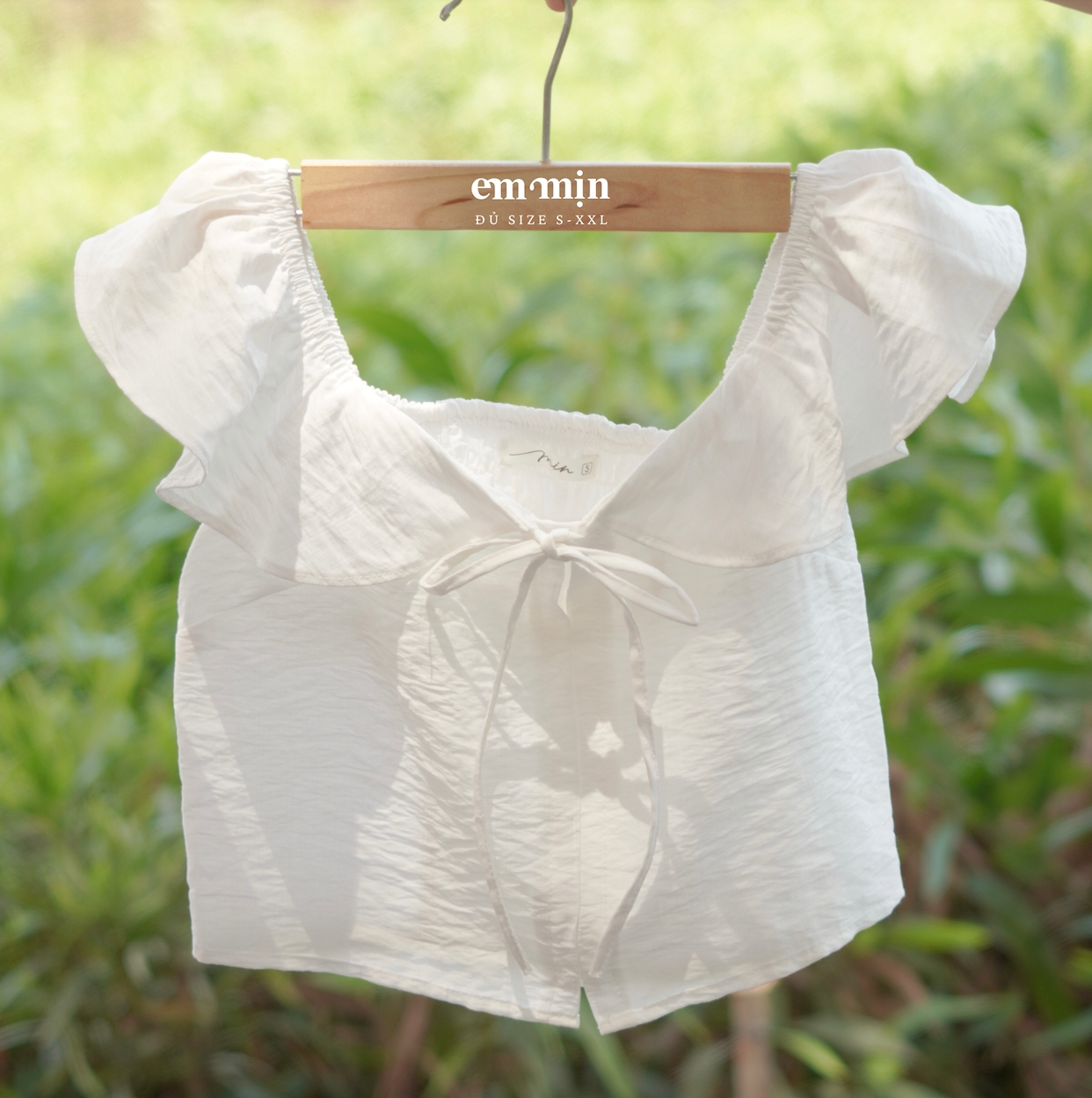 Áo croptop cổ nơ trễ vai