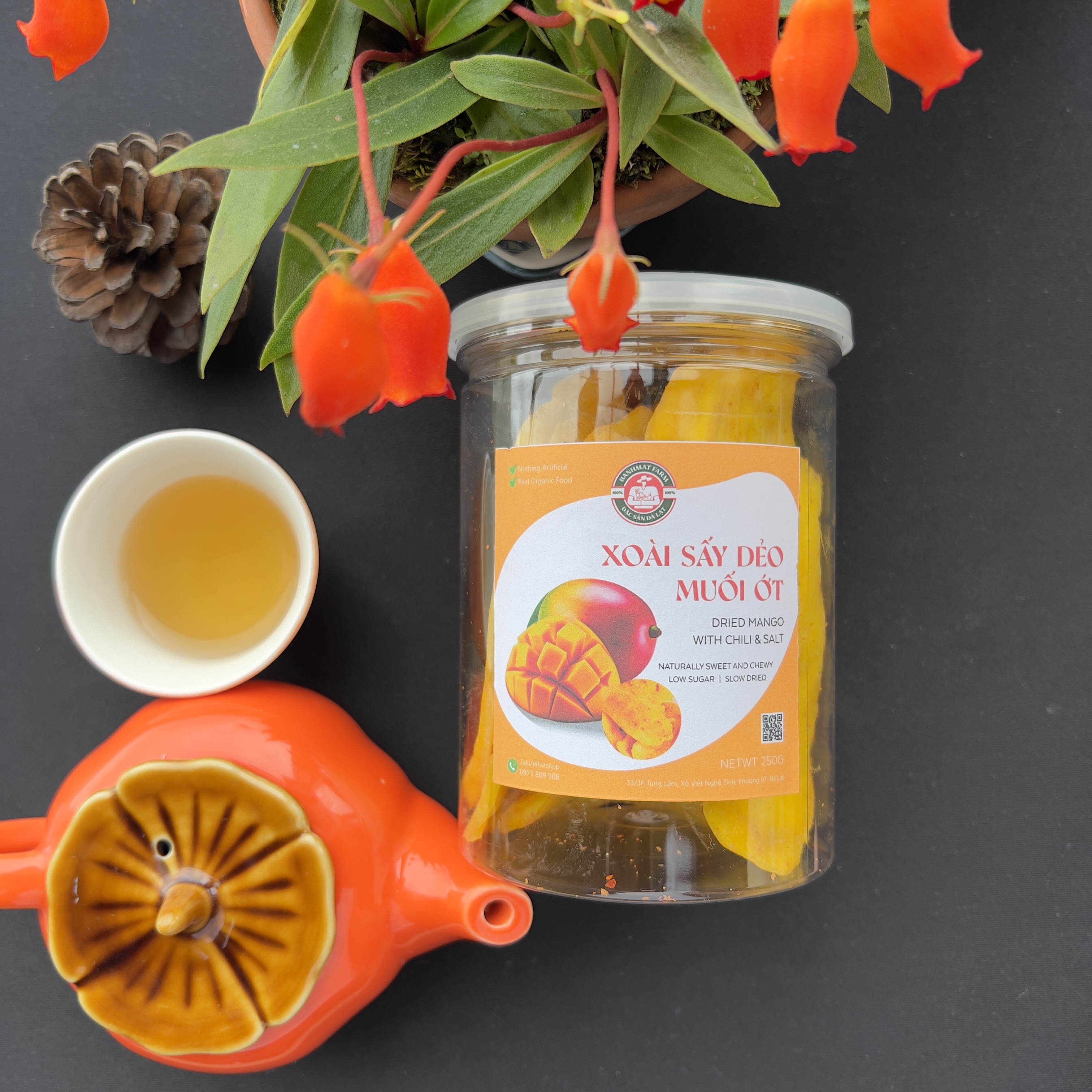 Xoài sấy dẻo muối ớt BanhMat Farm đặc sản Đà Lạt đậm đà vị xoài nguyên lát cùng vị cay muối ớt