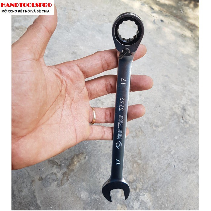 Cờ lê vòng miệng 17mm Kingtony 3732-17 tự động có khóa điều chỉnh