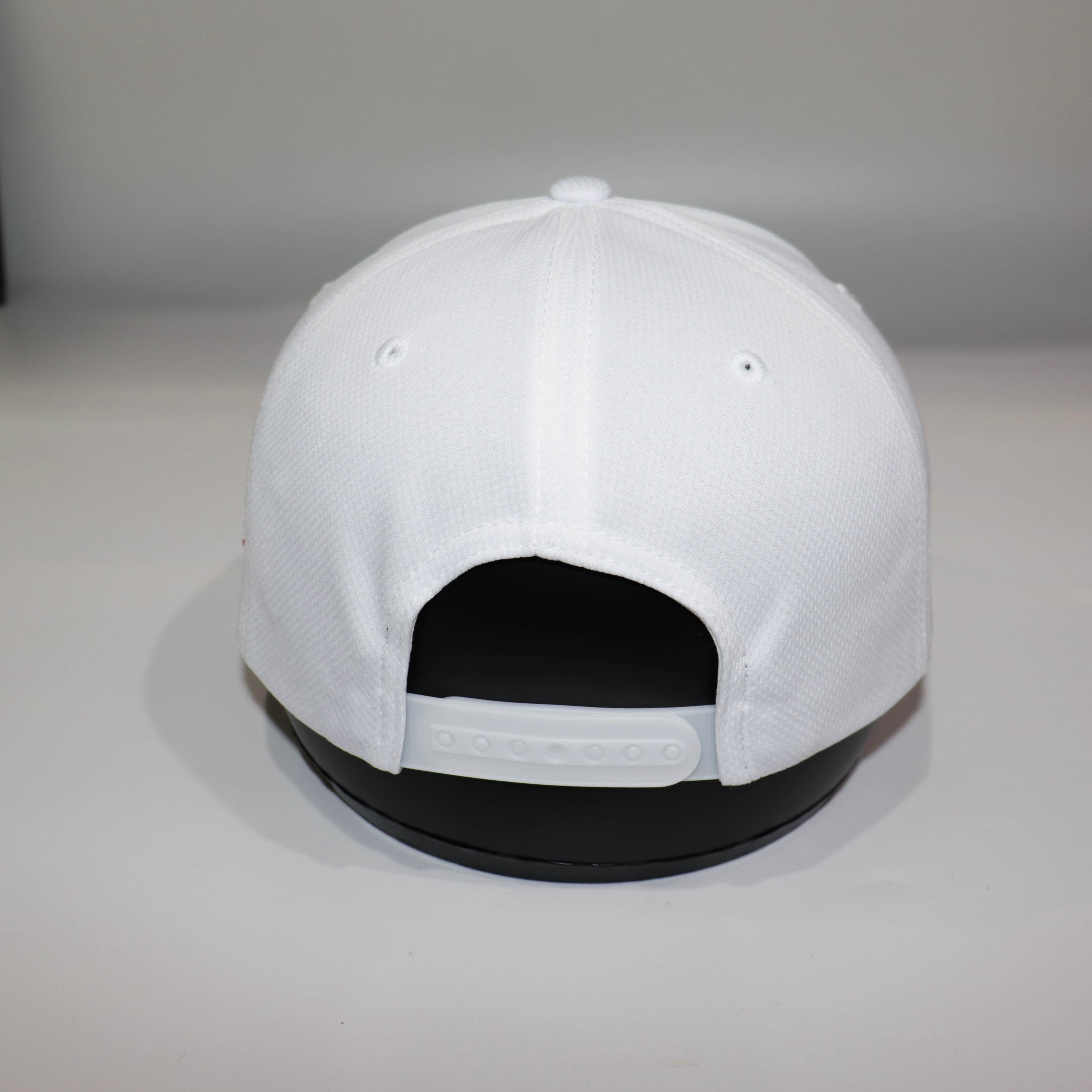 Mũ Snapback NHS ADVIS001 Trắng Kết Đen .