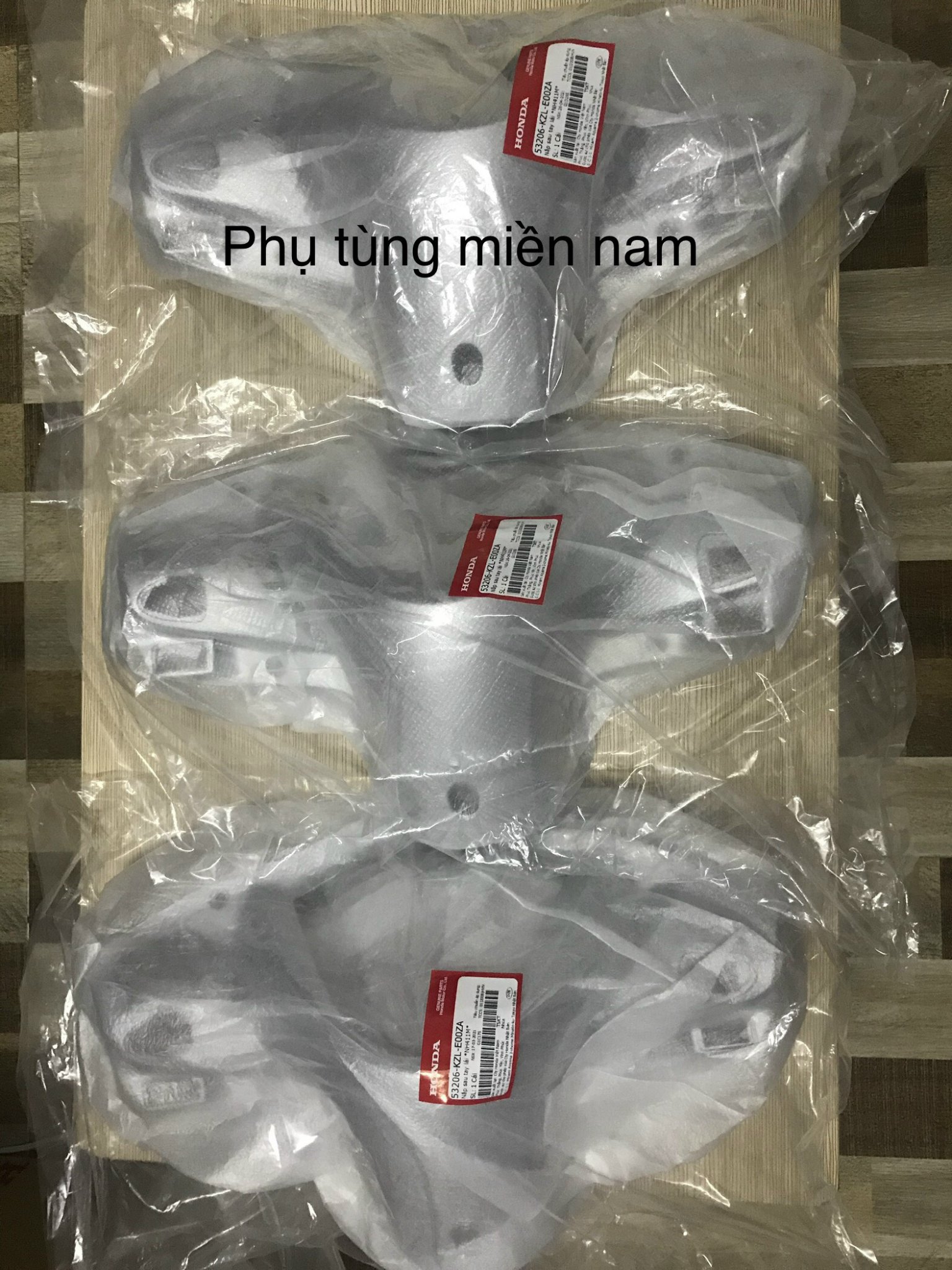 Nắp sau tay lái Vision đời 2011-2013 ( bợ cổ Vision )