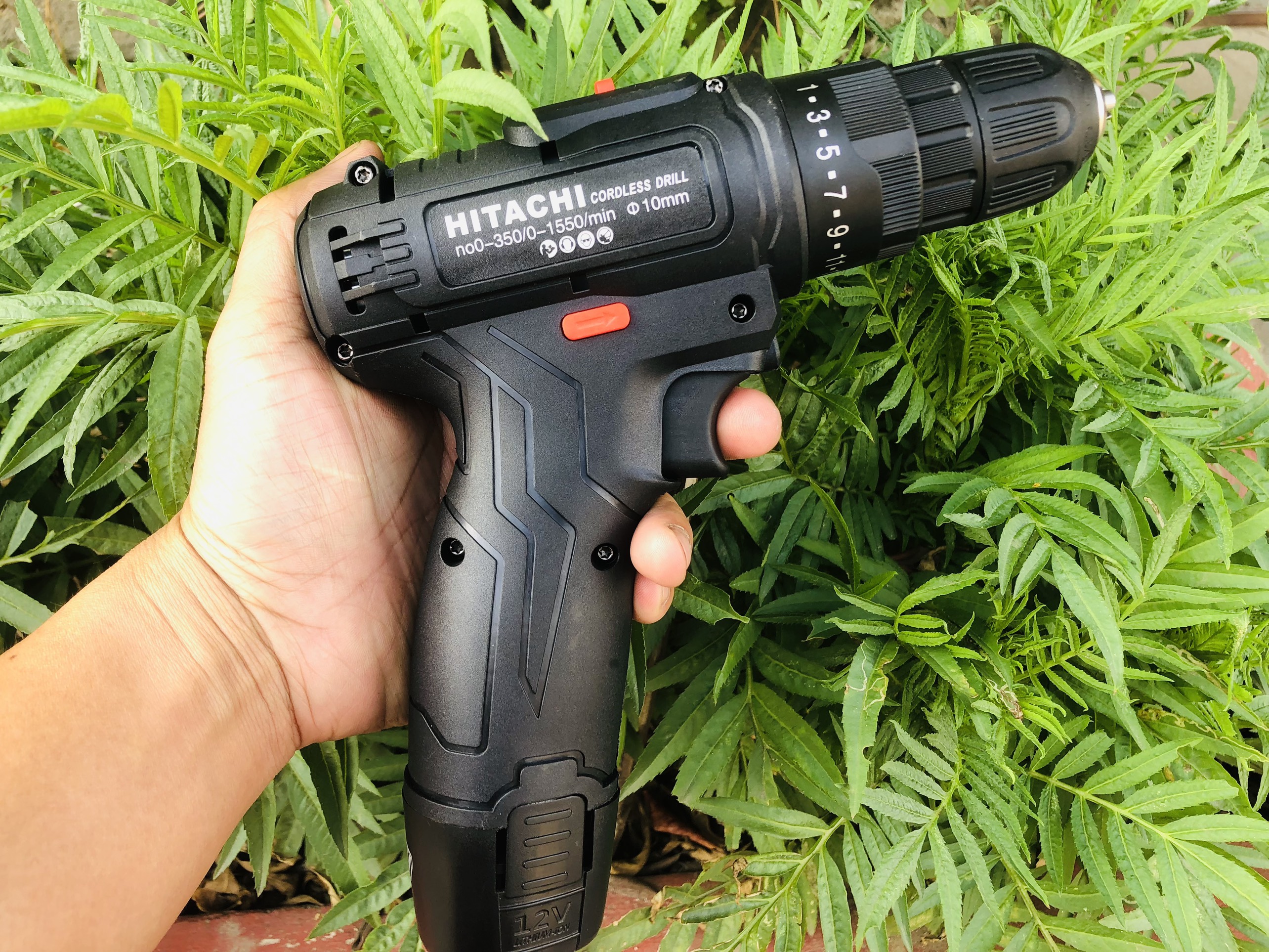 Máy khoan máy bắn vít dùng pin 12V Hitachi