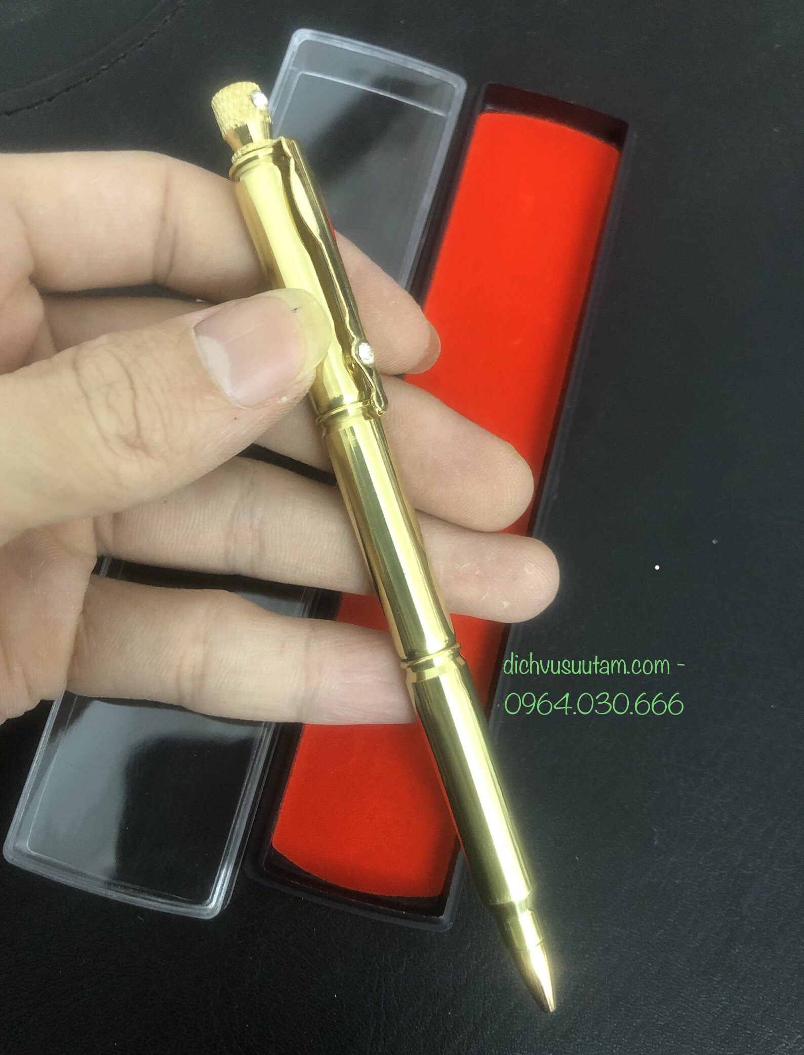 Bút vỏ đan chế tác thủ công, rất tỉ mỉ, trang trí, trưng bày độc lạ
