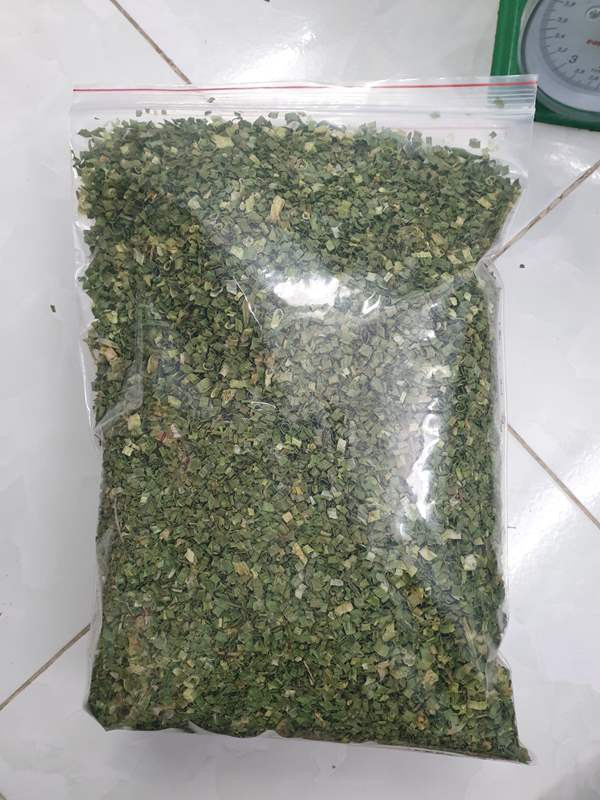 hành lá sấy khô