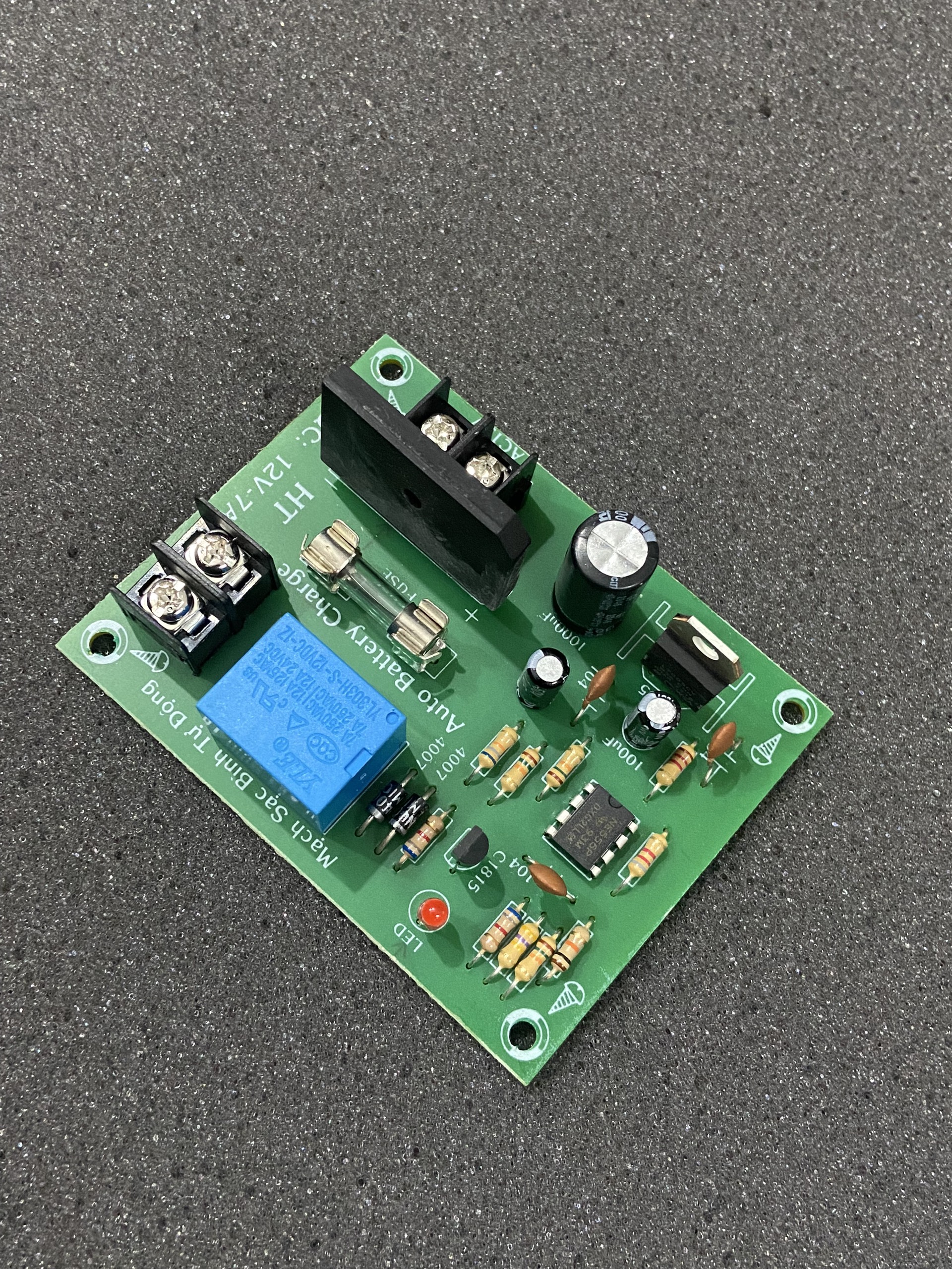 Mạch sạc bình ắc quy 12v tự ngắt