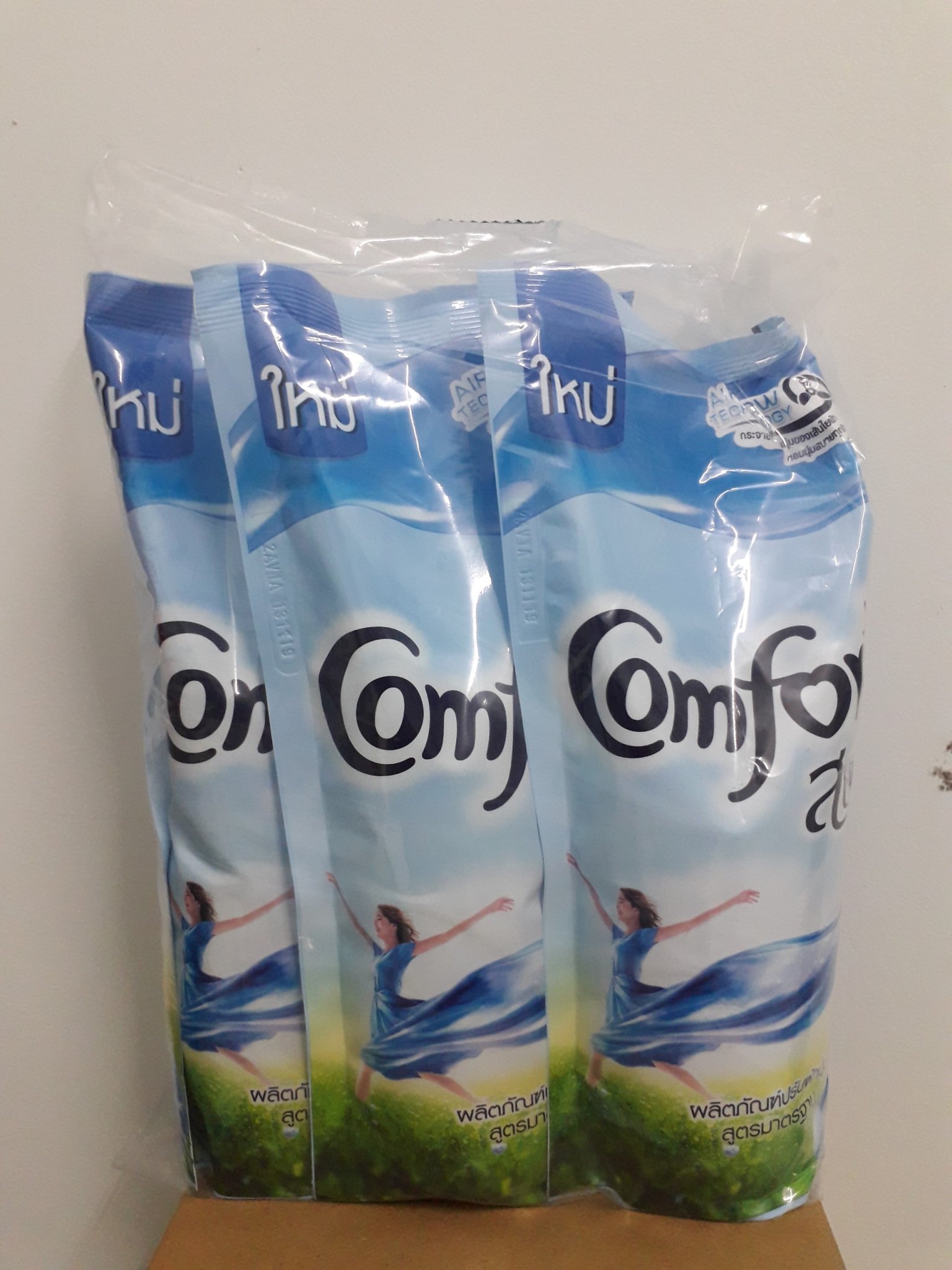 [HCM]Nước xả quần áo Comfort Thái 580ml
