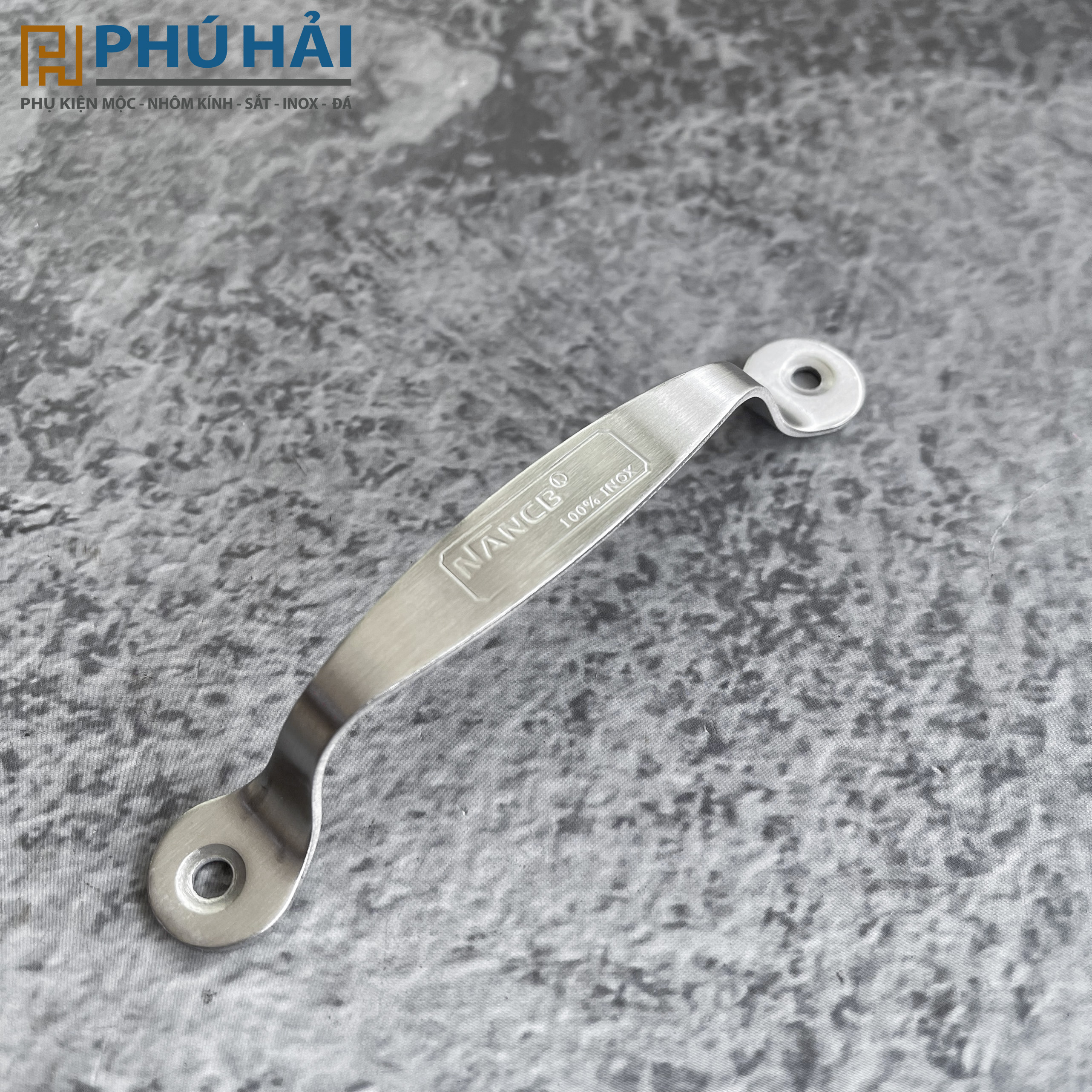 Tay nắm tủ cửa nhôm 96mm