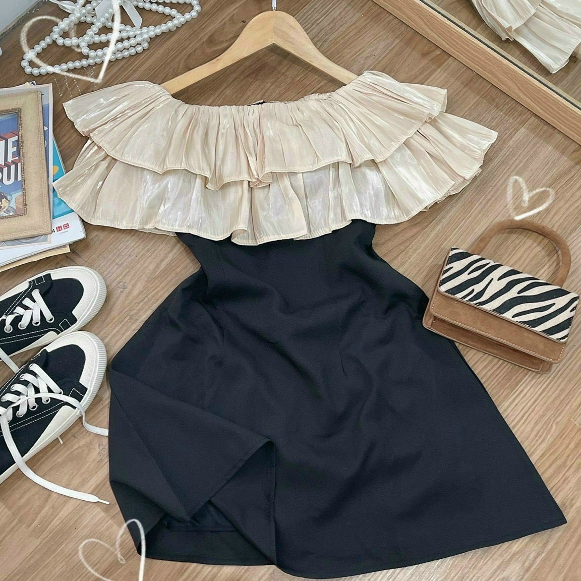 Đầm đen trễ vai đen voan tầng