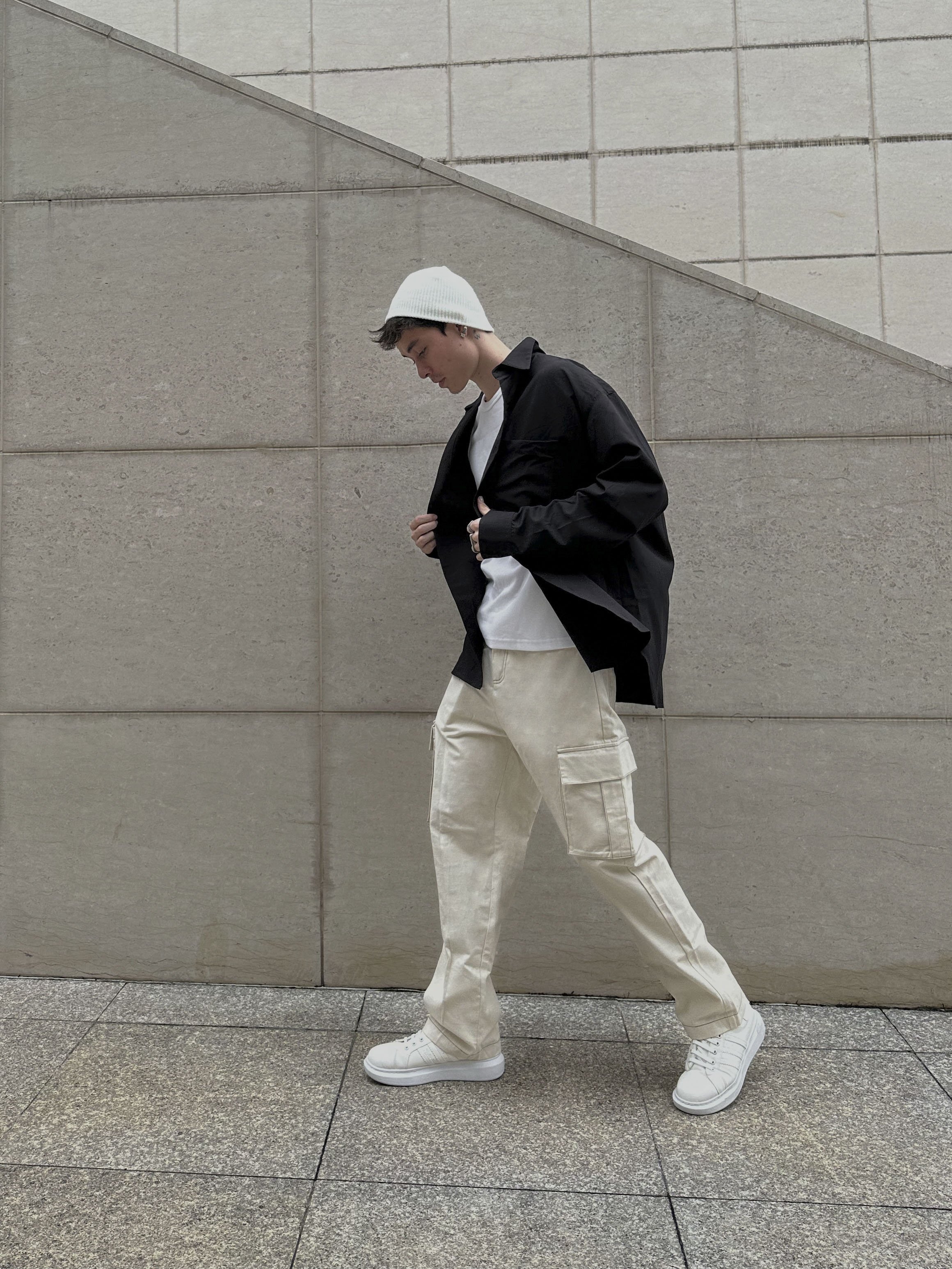 Áo sơ mi đen form rộng - Oversized Black Shirt