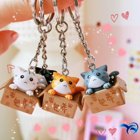 Móc khóa mèo con trong hộp nhiều màu