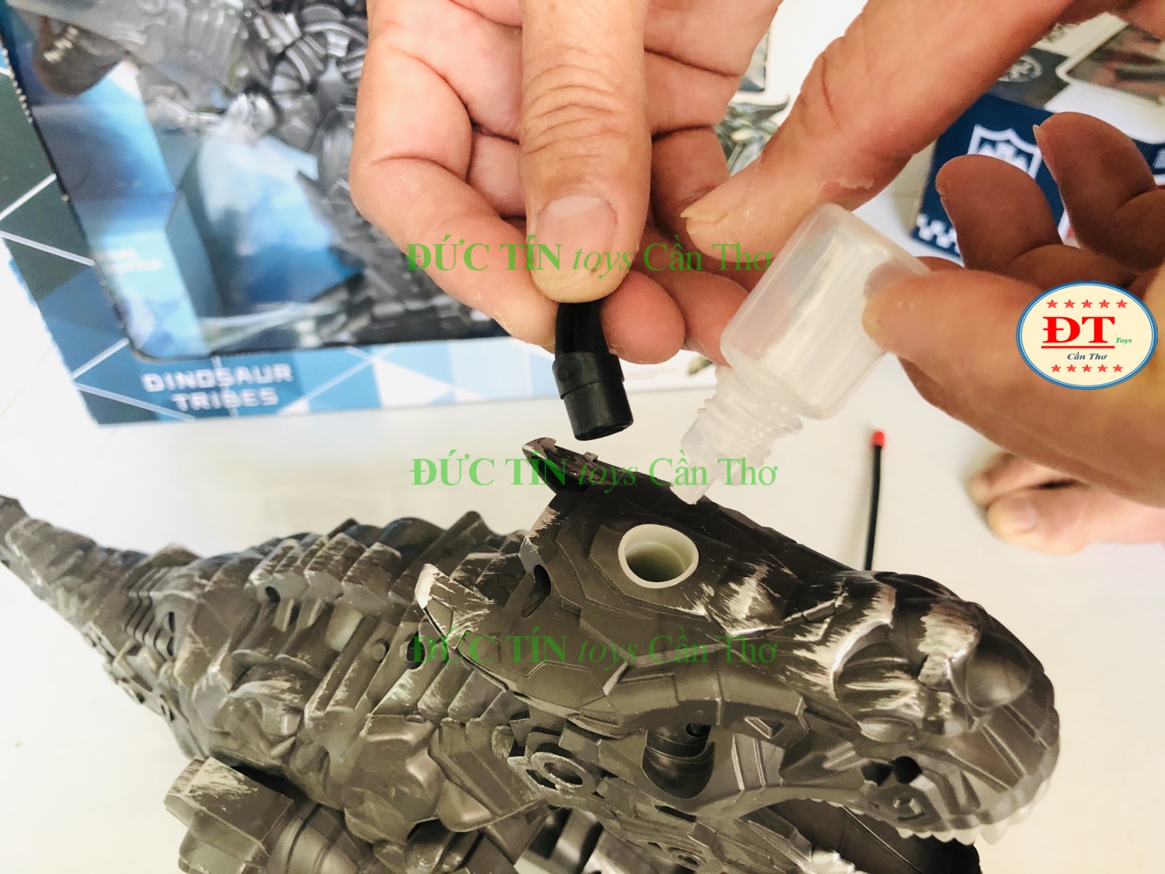 ĐỒ CHƠI KHỦNG LONG ROBOT ĐIỀU KHIỂN PHUN KHÓI