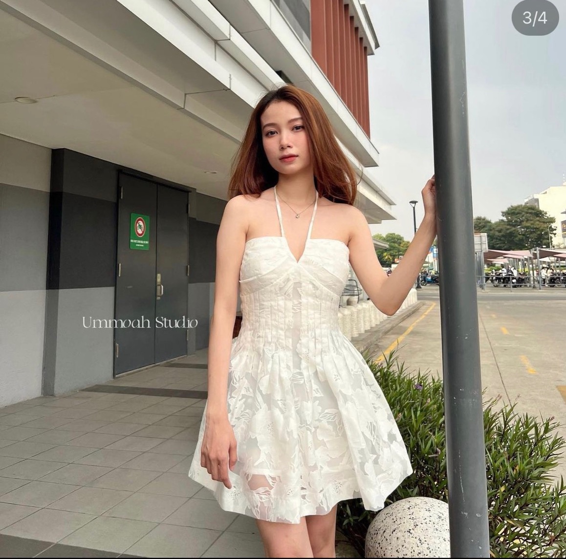 Đầm trắng cổ dây yếm gấm bo eo tôn dáng Freesize Rossy Fashion - SR205
