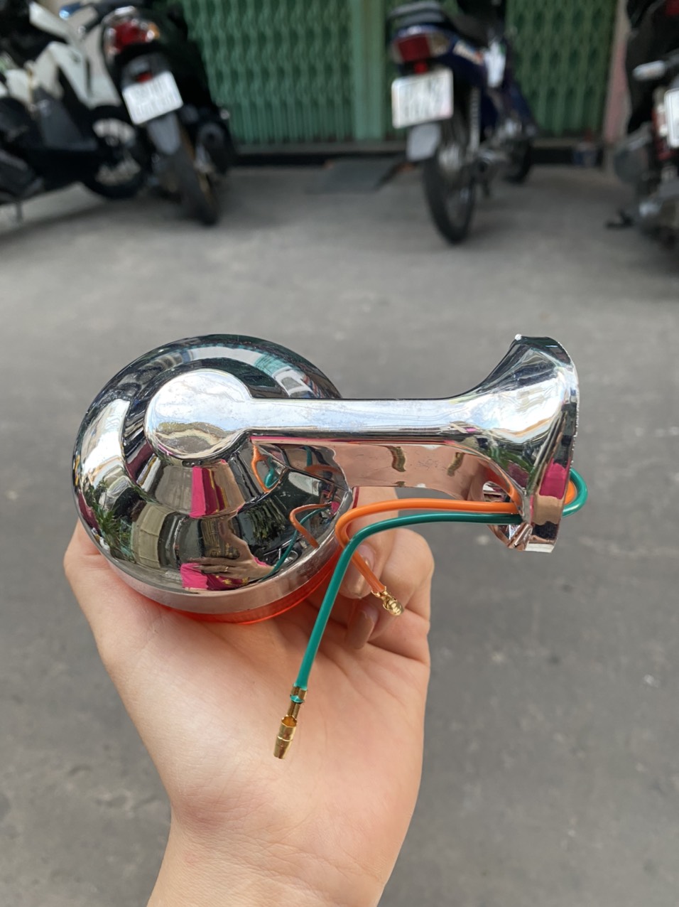CẶP XI NHAN SAU XE CUB 86 ( HÀNG ĐẸP ) - ĐẾ NHỰA XI BÓNG