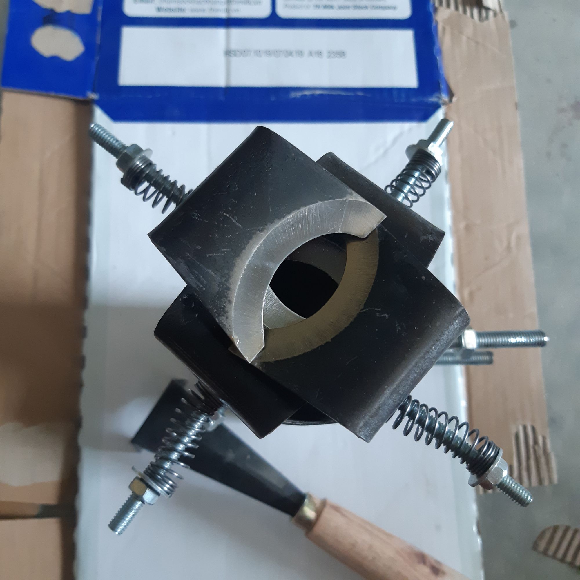 ống cạo mía kèm dao cạo