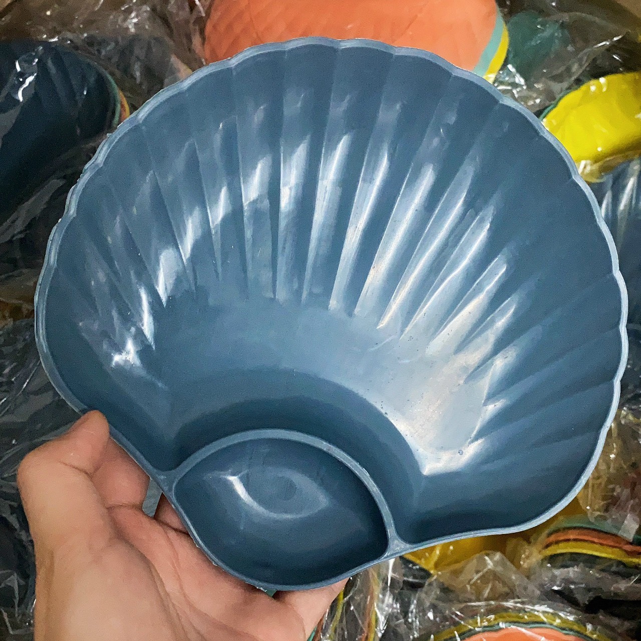Đĩa Nhựa Đựng Thức Ăn Hình Vỏ Sò Có Ngăn Đựng Gia Vị – đĩa nhựa vỏ sò độc lạ, đĩa đựng trái cây, đĩa đựng bánh , đĩa đựng hạt, đĩa hình độc đáo, đĩa trang trí nhà cửa, đồ dùng nhà bếp, đĩa nhựa