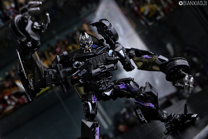Mô hình [có sẵn] Transformers Decepticon LS02 BMB Barricade