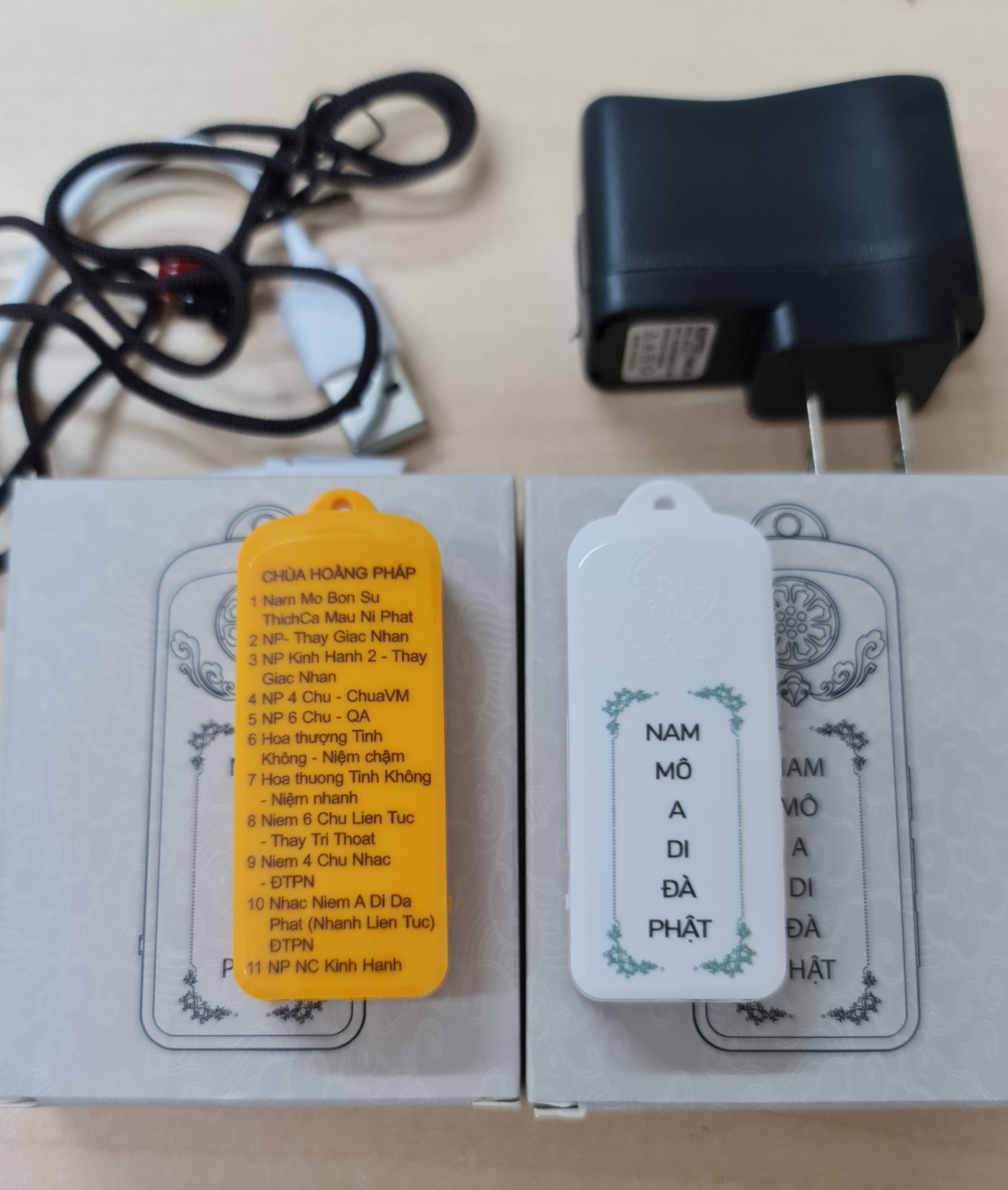 Máy niệm phật mini đeo cổ 11 bài