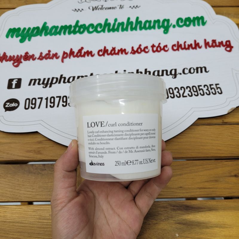 Dầu gội và xả cho tóc uốn DAVINES Love Curl 250ml