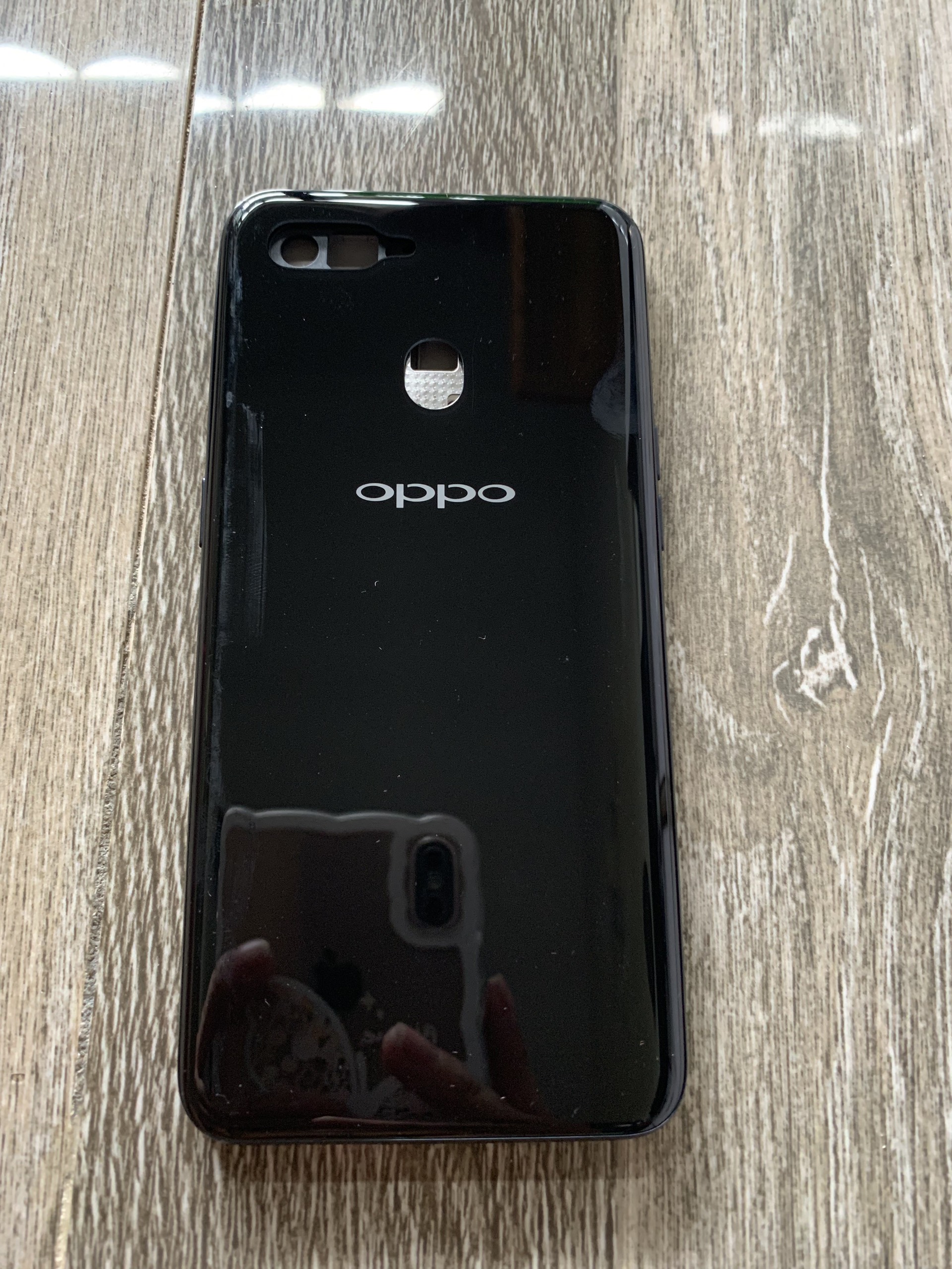 bộ vỏ oppo A5s - gồm lưng,xương ,sườn,phím,kính camera