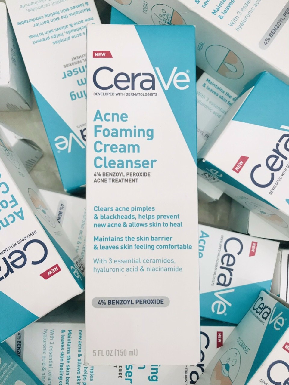 Sữa rửa mặt Cerave Acne Foaming Cream Cleanser with 4% Benzoyl Peroxide 150ml
