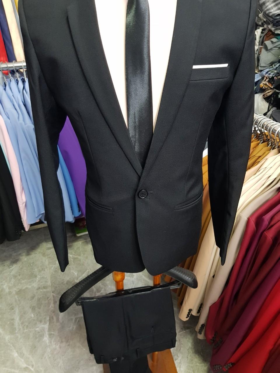 [HCM]Bộ vest nam màu đen chất liệu vải mềm mỏng ( áo vest + quần + cà vạt + nơ )