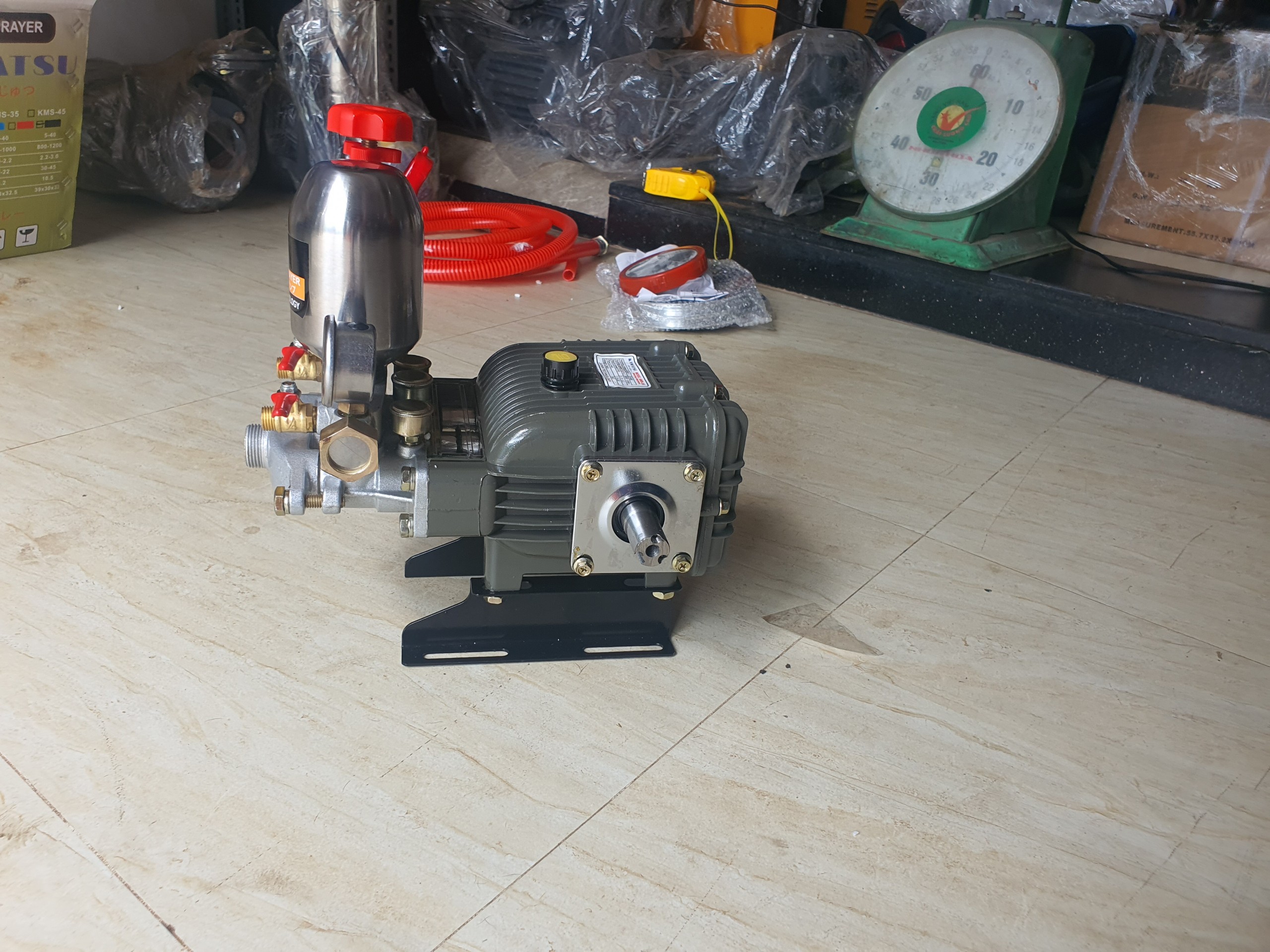 Đầu xịt áp lực 1HP Kamatsu KMS-35