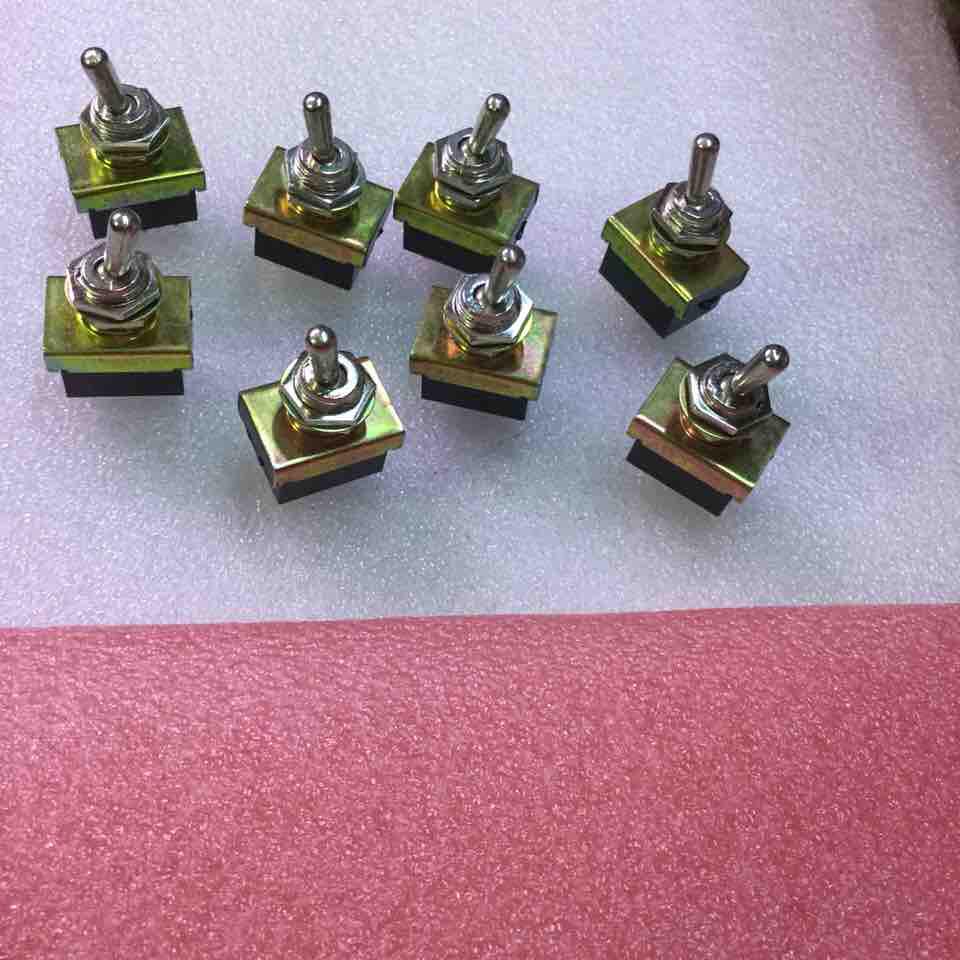 10 chiếc công tắc Tắt /Bật có 6 chân sắt KN3-3