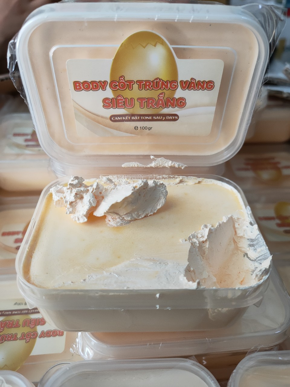 Kem body cốt trứng siêu trắng 100gr